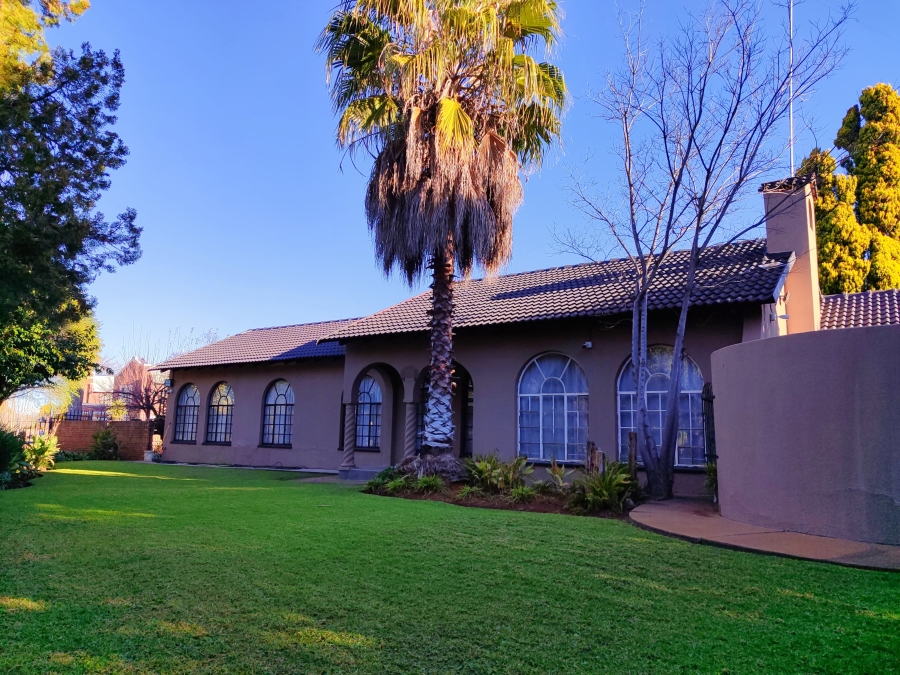 5 Bedroom Property for Sale in Doringkruin North West